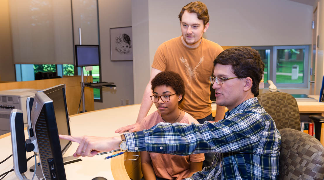 Webster Students Exploring the Emerson Library 