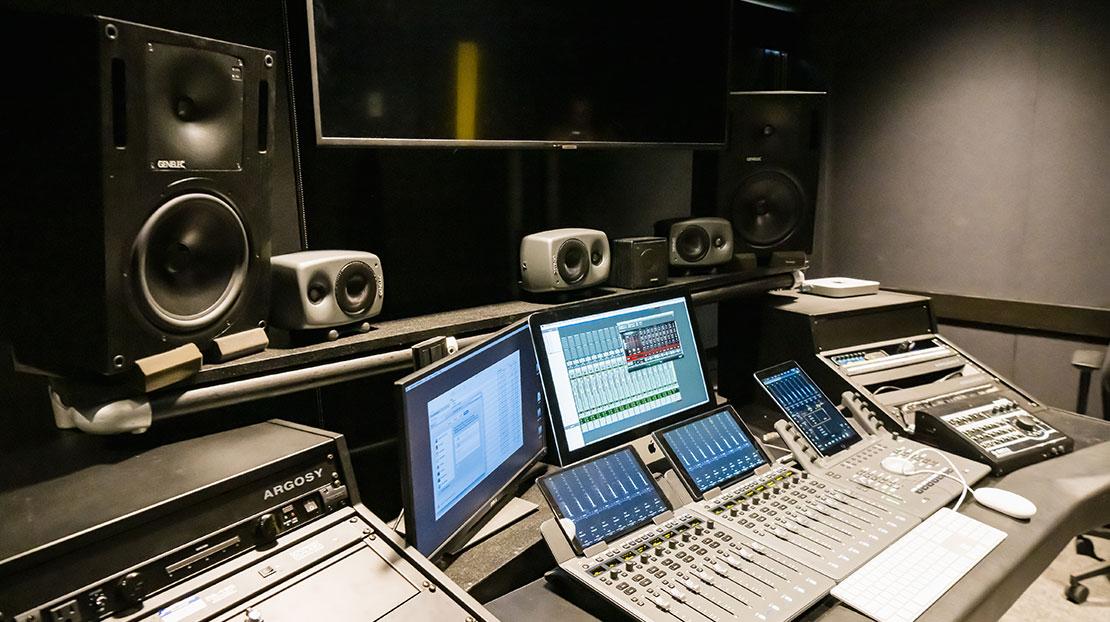 audio mixing station